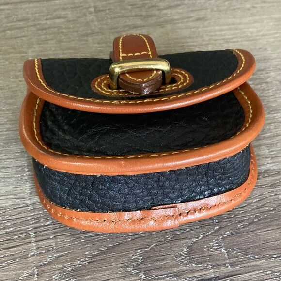 Dooney and Bourke W55 Key Caddy EVC - Picture 2 of 8